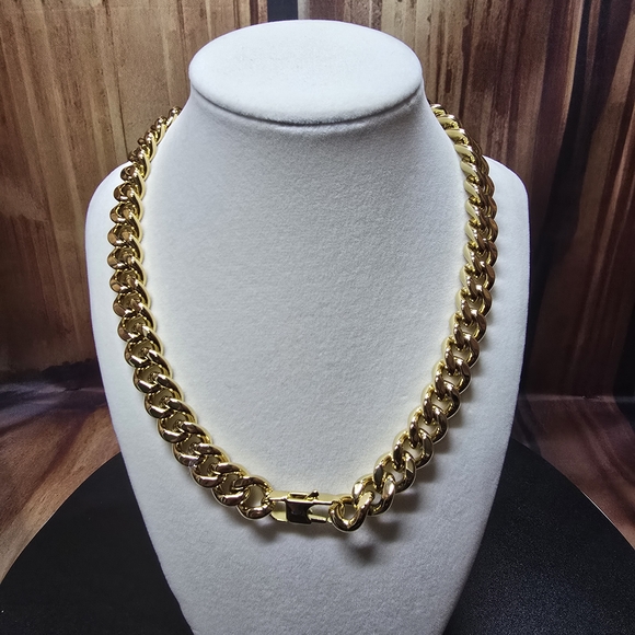 Chunky Chain Necklace - Luxurious - 18" - 18k Gold Plated Over Stainless Steel - Picture 2 of 4